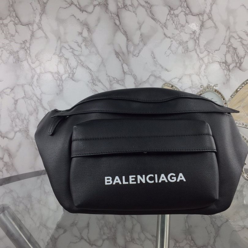 Ba*len*cia*ga waist & chest packs